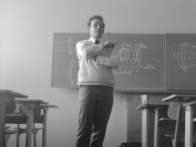 ひきこもり先生のネタバレ 最終回 結末は脱ひきこもり男に成長