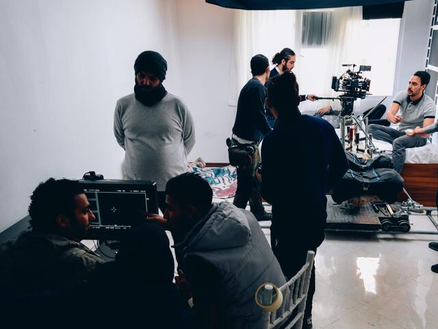 家族募集しますの脚本家や監督 スタッフやプロデューサーを紹介